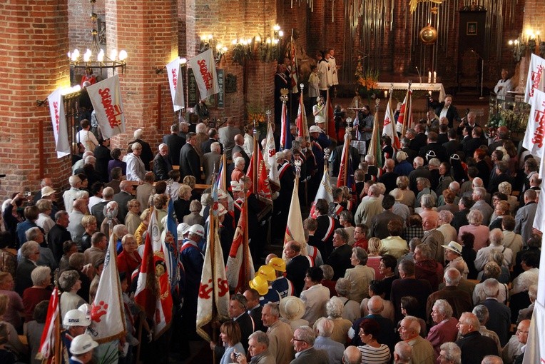 W uroczystej Mszy w bazylice św. Brygidy uczestniczyły kilka tysięcy osób