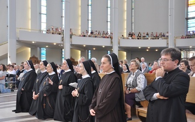 Czuwanie prowadziły siostry zakonne