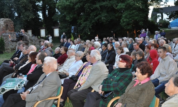 Zostały po nim ruiny i słowa