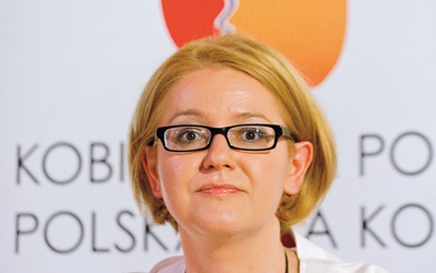 Projekt opracowany przez minister ds. równości Agnieszkę Kozłowską-Rajewicz zakładał, że działania wszystkich ministerstw musiałyby być zgodne z ideologią gender. Na szczęście ministerstwa nie poparły go