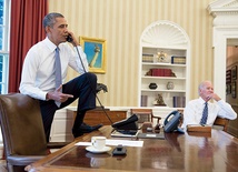 Prezydent Barack Obama i wiceprezydent Joe Biden podczas dyskusji w Białym Domu o konflikcie w Syrii