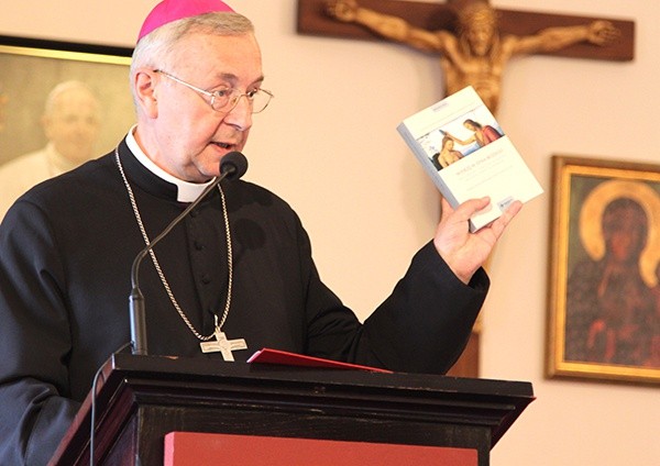  Jednym z prelegentów był abp Stanisław Gądecki, który zaprezentował nowy program duszpasterski