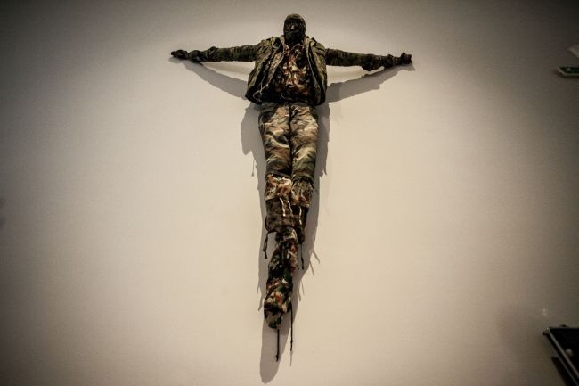 "In God We Trust" - kontrowersyjna wystawa w "Zachęcie"