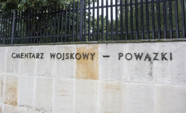 Spoczną znowu na "Łączce"