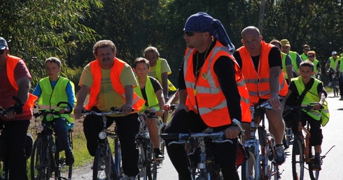 W jubileuszowym rajdzie wzięło udział ponad 450 cyklistów