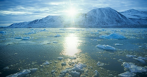 Arktyczny lód może stopić się całkowicie latem  już za kilkanaście lat
