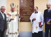  Biskup Ignacy wręczył dobrodziejom parafii Pierścienie św. Stanisława