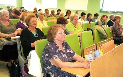 Studenci UTW cieszą się, że dzięki uczelni wciąż są młodzi duchem i odnajdują w sobie ogromne pokłady energii 