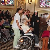 Eucharystii z udziałem sióstr elżbietanek, pacjentów i gości przewodniczył bp Piotr Greger 