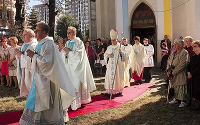  Eucharystia w 150. rocznicę poświęcenia odbyła się przy ołtarzu polowym obok kaplicy