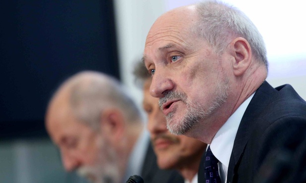 Macierewicz: Tusk, Klich i Miller nie dopełnili obowiązków