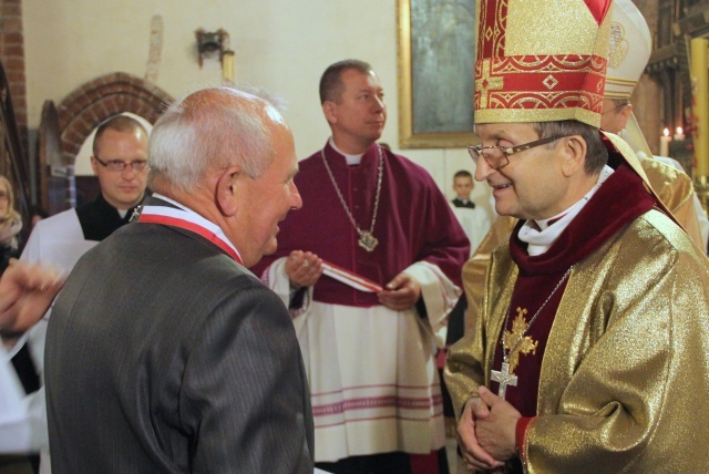 Odznaczenia dla świeckich