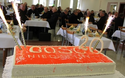 Urodzinowy tort "Gościa Tarnowskiego"