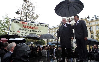 PiS demonstrowało przed kancelarią premiera