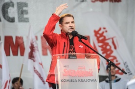 - Nie wierzcie propagandzie polityczno-biznesowej! - nawoływał Piotr Duda