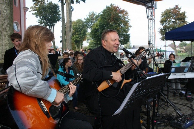 Przybywają do Matki