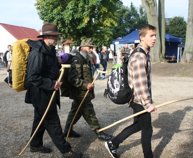 Przybywają do Matki