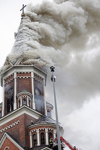 Spłonął dach wieży kościoła w Białymstoku
