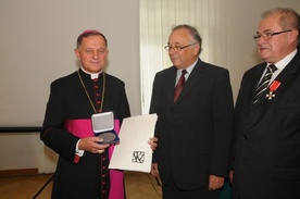 Medal dla abp. M. Mokrzyckiego