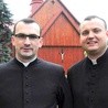  Ks. Paweł Wróbel i ks. Mateusz Gondek (z prawej) są nowymi misjonarzami w Republice Środkowoafrykańskiej