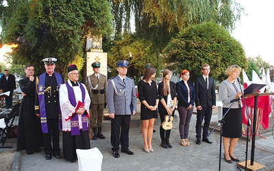 Żołnierzy kampanii wrześniowej upamiętniono apelem na szydłowieckim cmentarzu