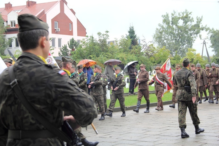 Odłonięcie pomnika poległych w Sochaczewie