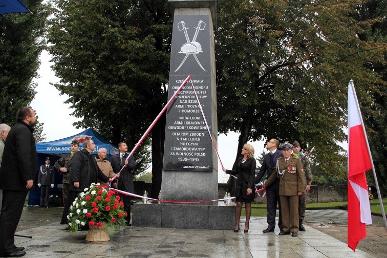 Odłonięcie pomnika poległych w Sochaczewie