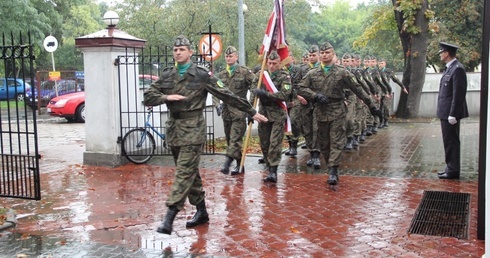 Odłonięcie pomnika poległych w Sochaczewie