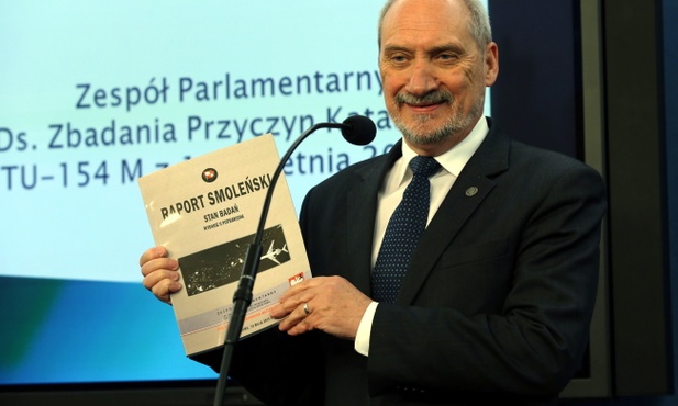 Macierewicz: Zespół Laska nie chce debaty, bo nie ma dowodów