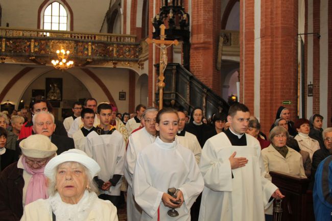 Procesja z relikwiami śś. Stanisława i Doroty