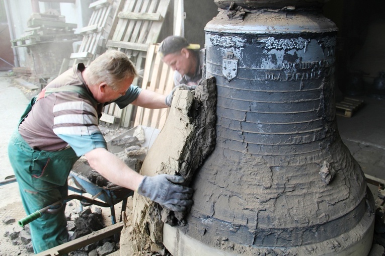 Dzwon ze Śląska dla Doniecka