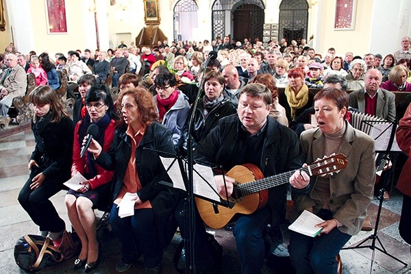  „Wierzę w Jezusa – Syna Bożego” – to hasło tegorocznej pielgrzymki nauczycieli