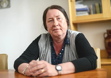Dr hab. Ewa Czerniawska  jest profesorem Uniwersytetu Warszawskiego, dziekanem Wydziału Psychologii UW,  należy do European Association for Research on Learning  and Instruction