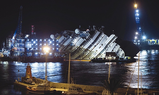Najtrudniejszą częścią podnoszenia wraku „Costa Concordia”  było ustawienie go w pionie