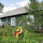Ozdobą Białorusi są malownicze drewniane domki, zwykle kolorowo zdobione przez właścicieli