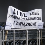 Protest przed Lidlem