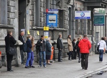 Pasażerowie boją się tego, co nastąpi po zamknięciu dla ruchu pl. Wolności w Katowicach