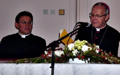 Bp Piotr Libera mówił o wyzwaniach stojących dziś przed wierzącymi i zachęcał do lektury papieskiej encykliki "Lumen Fidei"