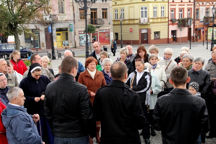 Koronka na ulicach. Brzesko.