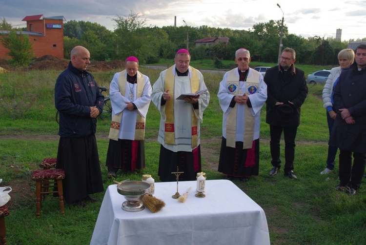 Poświęcenie gruntu pod kaplicę w Trudovskoye