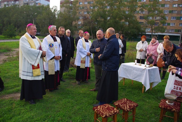 Poświęcenie gruntu pod kaplicę w Trudovskoye