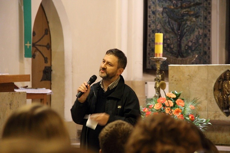 Mariacka Bless Night - modlitwa w kościele