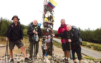  Cruz de Ferro – miejsce wolności i duchowego widzenia kresu drogi