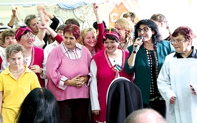  Mieszkanki DPS-u i siostry felicjanki złoty jubileusz świętowały wspólnie z Eleni