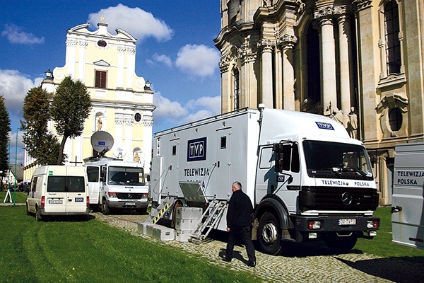  Każdą transmisję TVP Polonia z Mszy św. ogląda ok. 1,5 mln widzów