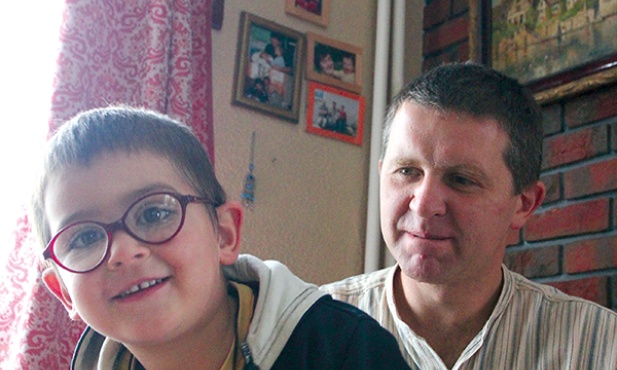  Sebastian Jabłoński z synkiem Benedyktem, dla którego codziennie stara się znaleźć jak najwięcej czasu. To priorytet