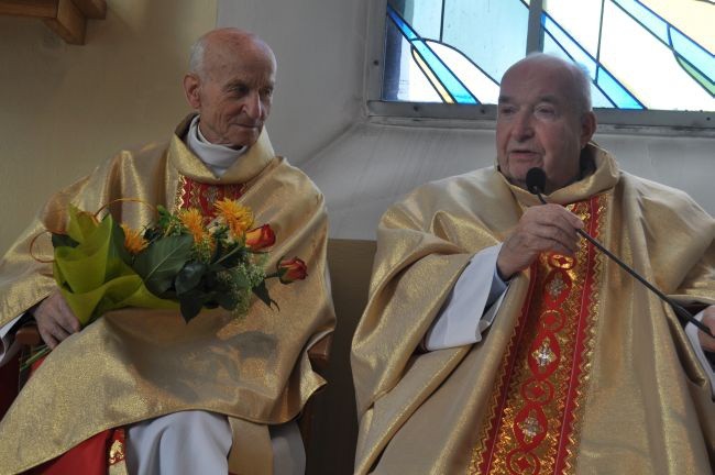 Ks. inf. Tadeusz Rutowski dziękował uczestnikom jego diamentowego jubileuszu, obchodzonego w płockim seminarium