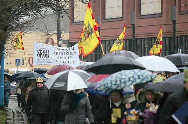  Akcje promocji świątecznego charakteru niedzieli, m.in. w czasie Orszaku Trzech Króli, przynoszą owoce w postaci zwiększającego się poparcia dla idei Ruchu