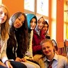Turecka młodzież ze swoimi polskimi opiekunkami