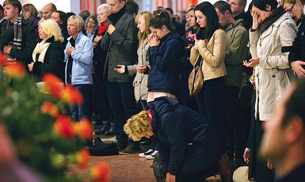 Na Mszę św. o uzdrowienie  do pallotynów przychodzą  tłumy wiernych